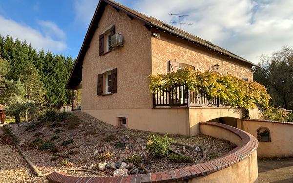 Maison à vendre    5 pièces • 150 m2 Champs-sur-Yonne