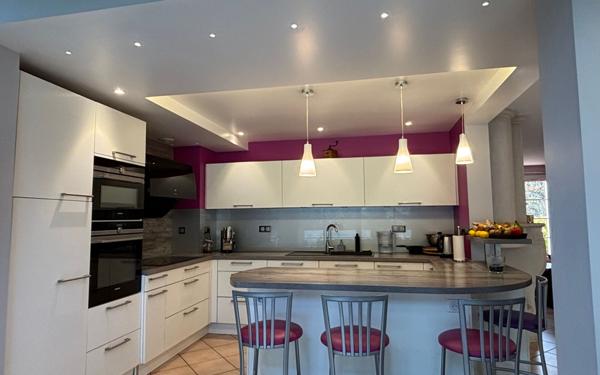 Maison à vendre    5 pièces • 150 m2 Champs-sur-Yonne