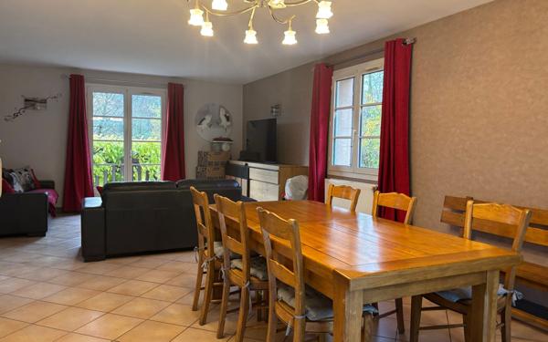 Maison à vendre    5 pièces • 150 m2 Champs-sur-Yonne