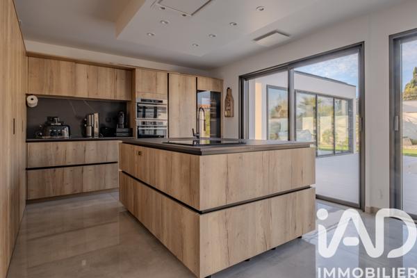 Maison à vendre 6 pièces 196 m² Salon-de-Provence