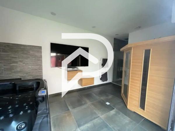 Immeuble 5 pièces 67.9 m2
