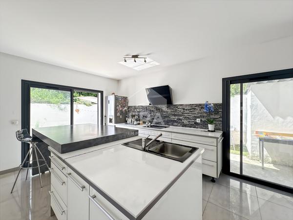 Maison Plan De Cuques 5 pièces 170 m2 13380