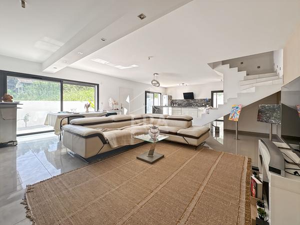 Maison Plan De Cuques 5 pièces 170 m2 13380