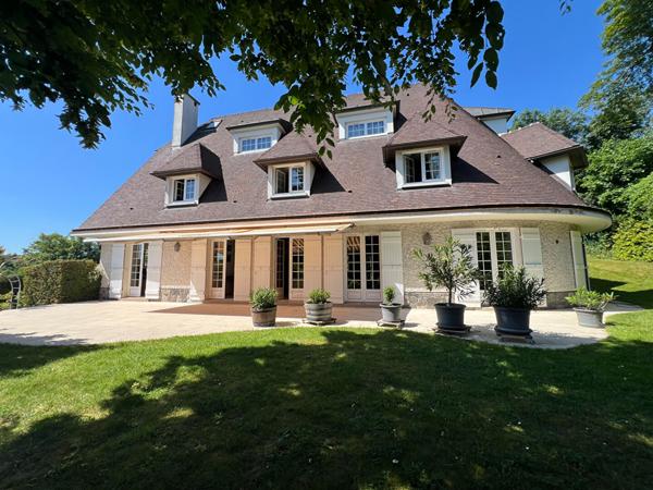 Maison 11 pièces 391.05 m2