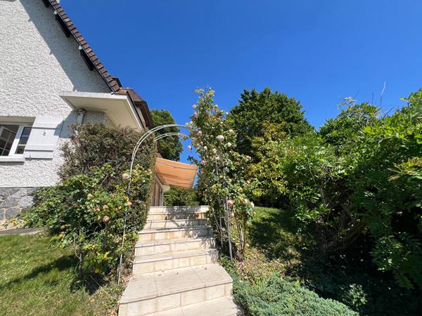 Maison 11 pièces 391.05 m2