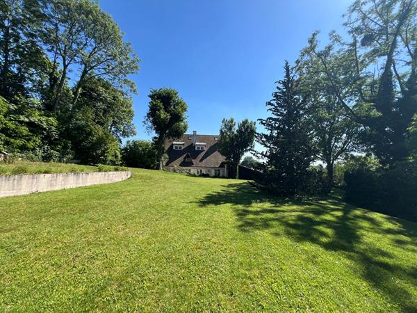 Maison 11 pièces 391.05 m2