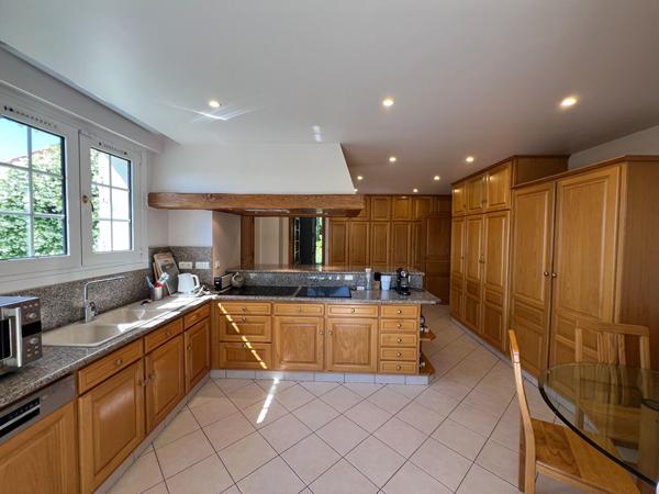 Maison 11 pièces 391.05 m2