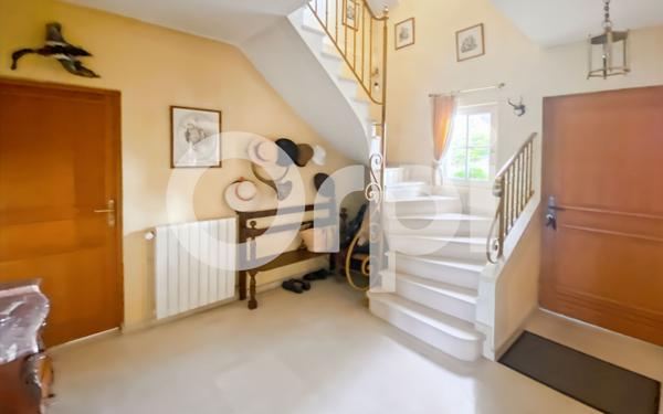 Maison à vendre    8 pièces •  Senlis