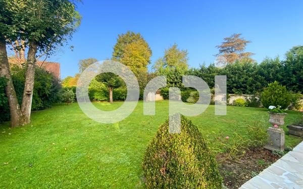 Maison à vendre    8 pièces •  Senlis