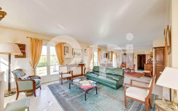 Maison à vendre    8 pièces •  Senlis