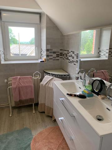 Maison en campagne de 164 m² habitables. Le bien est située une large parcelle arborée. L'habitation comprend, un rez-de-chaussée avec, salon séjour , cuisine, une salle d'eau et véranda. À l'étage, entièrement rénover à neuf : quatre chambres, une salle de bain et wc.
Maison sur grand sous-sol avec garage, caves ....
En extérieur, arbres fruitiers et espaces de verdures.


Classée énergétiquement en D, cette maison ne demande qu'à être visitée.

N'attendez plus. Plus de photos sur demandes.