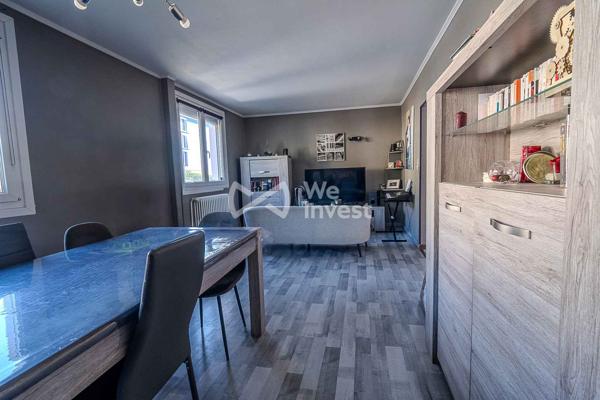 Maison mitoyenne rénovée – 83 m² – 3 chambres – Jardin 338 m² – Un véritable havre de paix