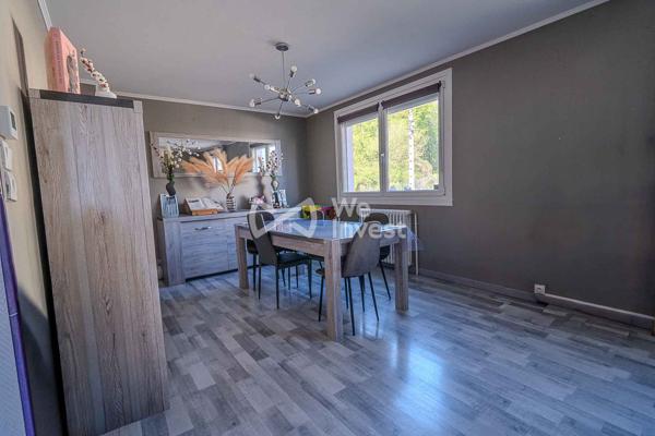 Maison mitoyenne rénovée – 83 m² – 3 chambres – Jardin 338 m² – Un véritable havre de paix