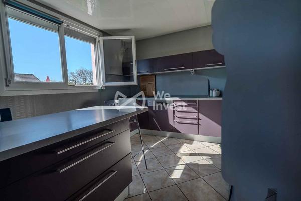 Maison mitoyenne rénovée – 83 m² – 3 chambres – Jardin 338 m² – Un véritable havre de paix