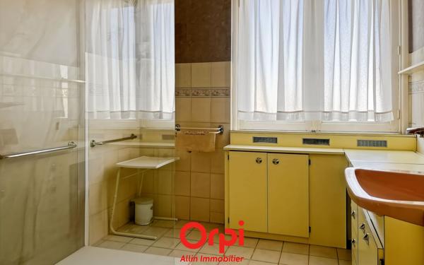 Maison à vendre    4 pièces •  Montmarault