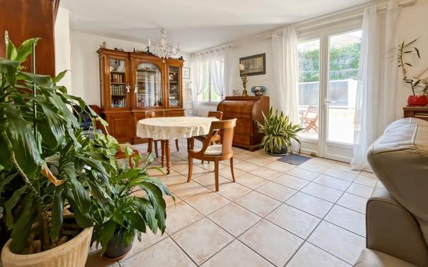 Maison à vendre    5 pièces • 145,90 m2 Cabriès