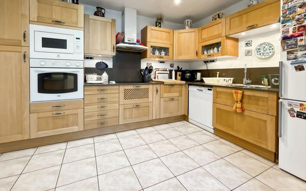 Maison à vendre    5 pièces • 145,90 m2 Cabriès