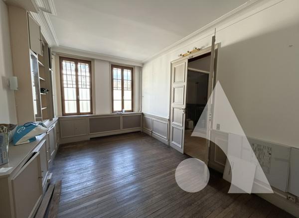 Maison 10 pièces 328.3 m2