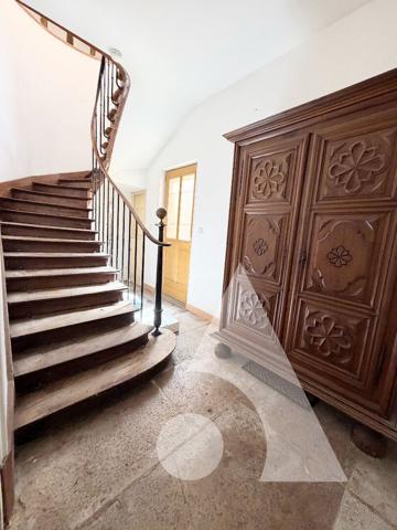 Maison 10 pièces 328.3 m2
