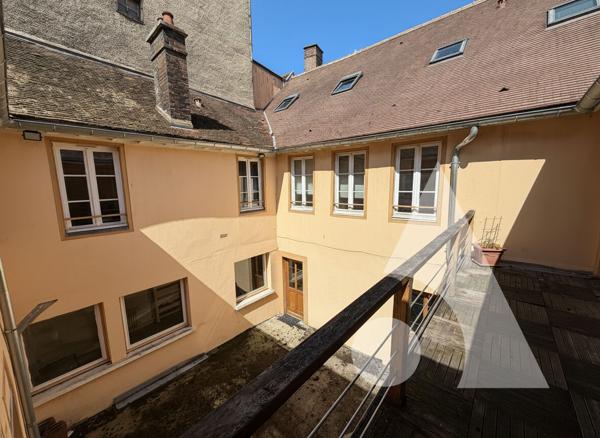 Maison 10 pièces 328.3 m2