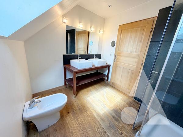 Maison 10 pièces 328.3 m2