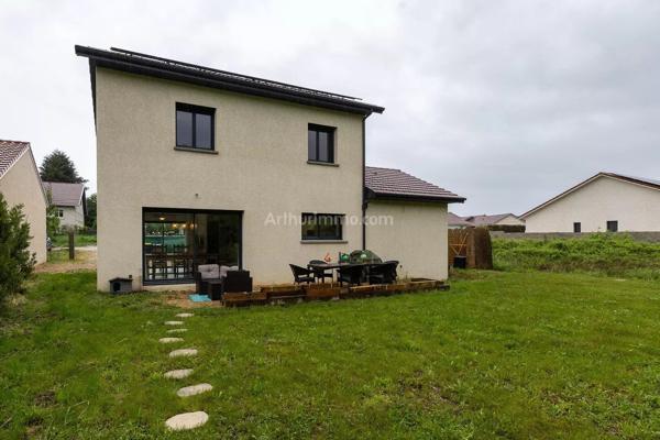 Vente                                                      Maison
                        
                     5 pièces                      142 m2                     à Vézeronce-Curtin