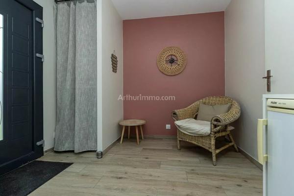 Vente                                                      Maison
                        
                     5 pièces                      142 m2                     à Vézeronce-Curtin