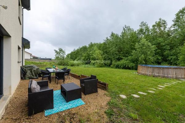Vente                                                      Maison
                        
                     5 pièces                      142 m2                     à Vézeronce-Curtin