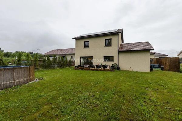 Vente                                                      Maison
                        
                     5 pièces                      142 m2                     à Vézeronce-Curtin