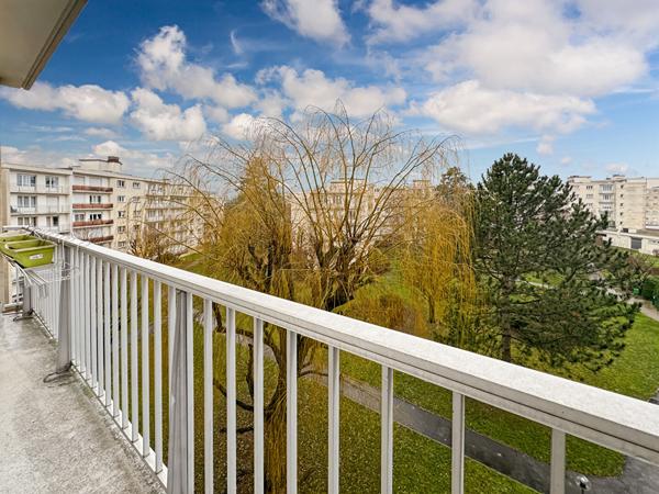 ROSNY SOUS BOIS RER E & A - Appartement T4