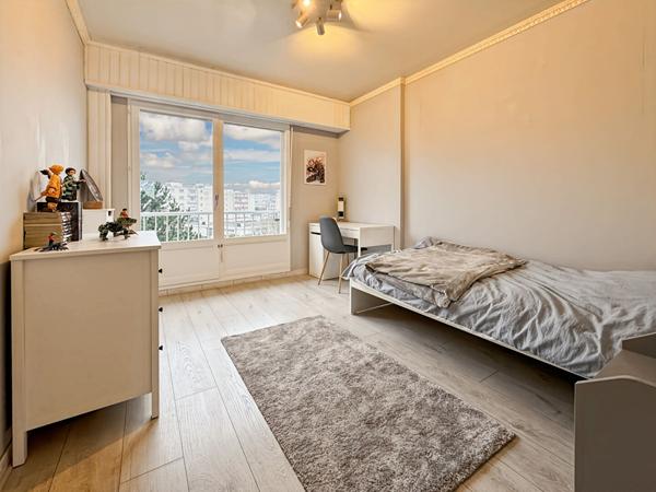 ROSNY SOUS BOIS RER E & A - Appartement T4