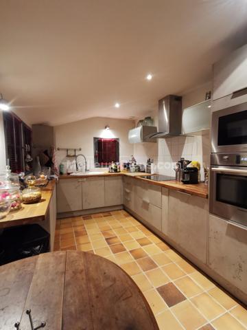 FONDETTES, Maison 180M2, 4 chambres, Maison d'hôtes, dépendances, parc arboré, piscine.