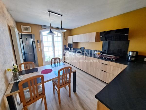 Maison 5 chambres situee a Fontenay Le Comte avec parc, piscine et pool house