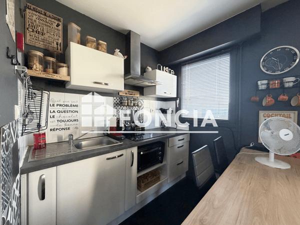 Location Appartement 2 pièces 45 m² - 18 AVENUE MAUDET Cholet 49300