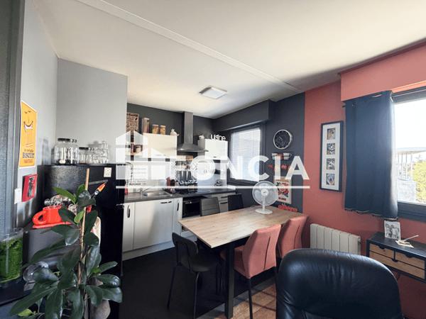 Location Appartement 2 pièces 45 m² - 18 AVENUE MAUDET Cholet 49300