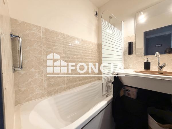 Location Appartement 2 pièces 45 m² - 18 AVENUE MAUDET Cholet 49300