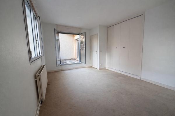 Chartrons – Jardin Public | T4 Duplex avec Terrasse & Garage – 101 m²