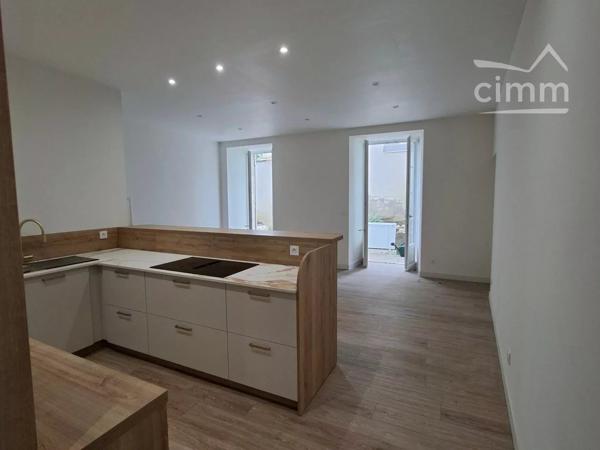 AGEN. Superbe appartement T3 de 65 m² environ, idéalement situé à proximité de la gare. Rénovation complète de 2026.