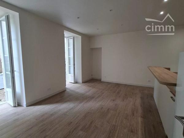 AGEN. Superbe appartement T3 de 65 m² environ, idéalement situé à proximité de la gare. Rénovation complète de 2026.