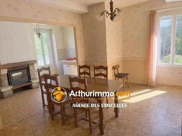 Vente                                                      Maison
                        
                     5 pièces                      110 m2                     à Martigné-Ferchaud