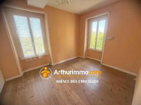 Vente                                                      Maison
                        
                     5 pièces                      110 m2                     à Martigné-Ferchaud
