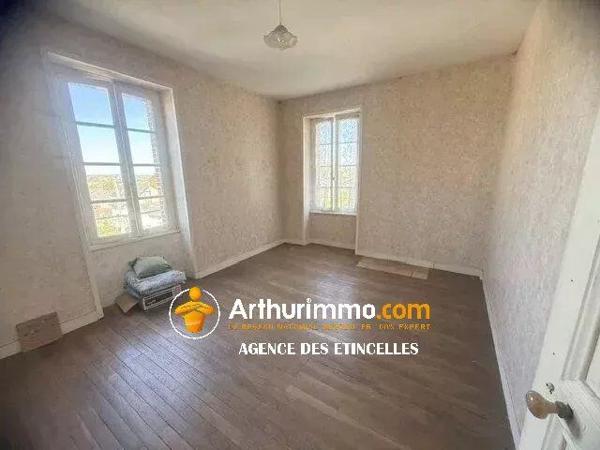 Vente                                                      Maison
                        
                     5 pièces                      110 m2                     à Martigné-Ferchaud