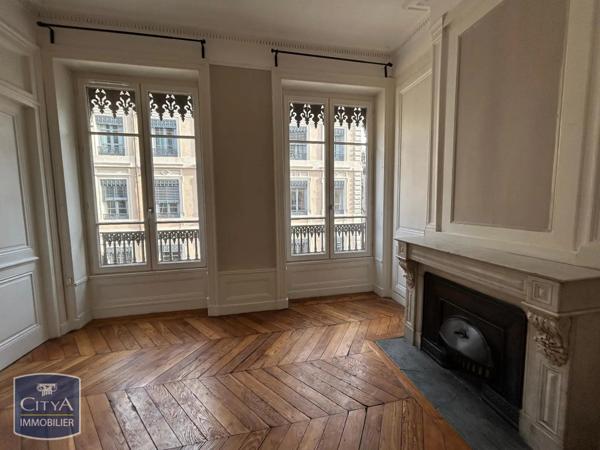 Appartement à louer 4 pièces 91.7m²