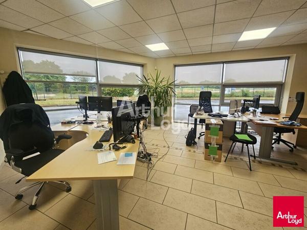 BEAUFORT EN ANJOU BUREAUX DE 300 m² à louer