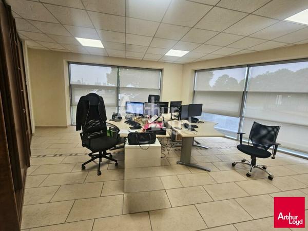 BEAUFORT EN ANJOU BUREAUX DE 300 m² à louer