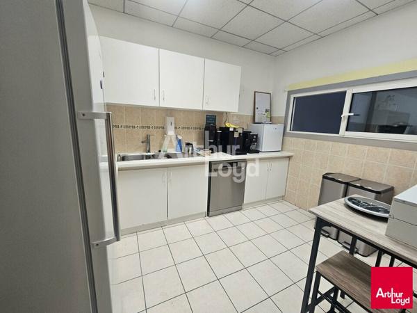BEAUFORT EN ANJOU BUREAUX DE 300 m² à louer