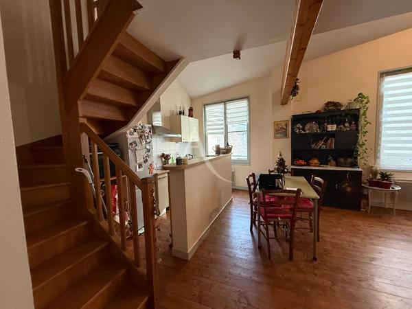 Duplex lumineux en plein coeur de ville avec parking sécurisé