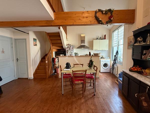 Duplex lumineux en plein coeur de ville avec parking sécurisé