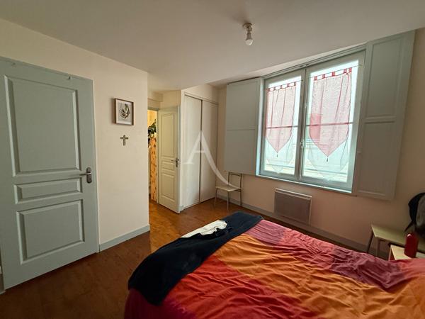 Duplex lumineux en plein coeur de ville avec parking sécurisé