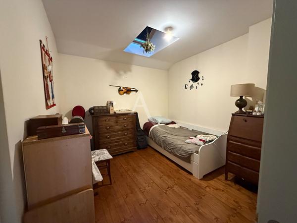 Duplex lumineux en plein coeur de ville avec parking sécurisé